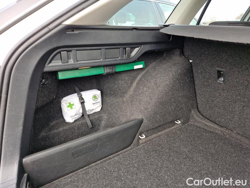  Skoda  Octavia  Combi (NX3)(2020) Oct.Com. 2.0TDI 85 Ambition AT #8