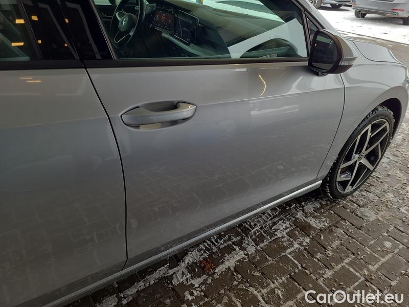  Volkswagen  Golf  VIII (CD1) (2019) 1.5TSI 96 Life 5d #4
