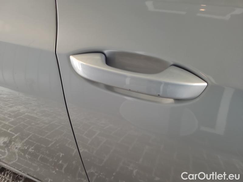  Volkswagen  Golf  VIII (CD1) (2019) 1.5TSI 96 Life 5d #6