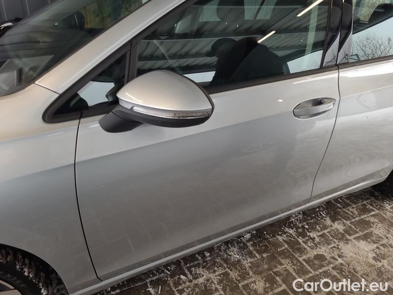  Volkswagen  Golf  VIII (CD1) (2019) 1.5TSI 96 Life 5d #12