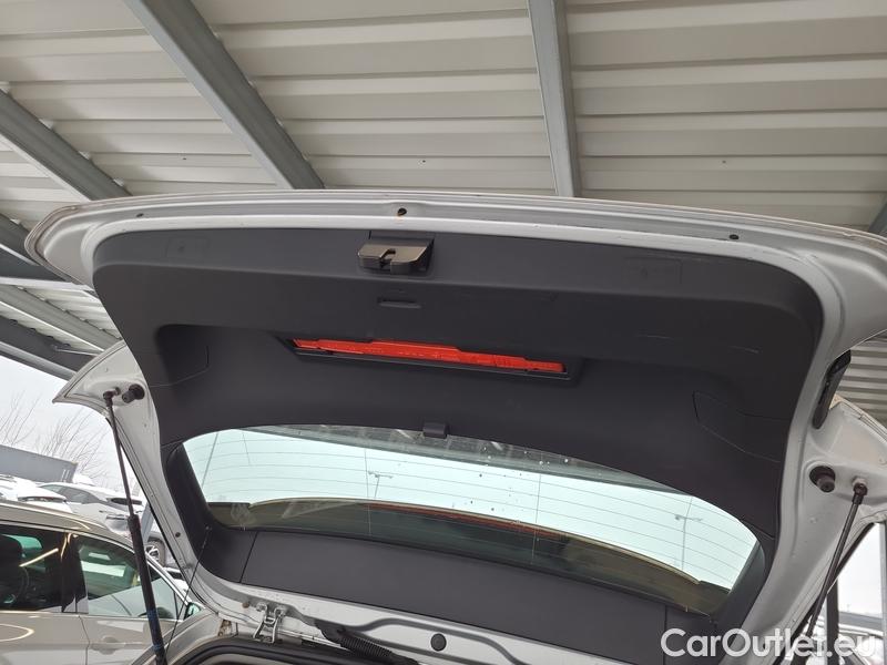  Volkswagen  Golf  VIII (CD1) (2019) 1.5TSI 96 Life 5d #10