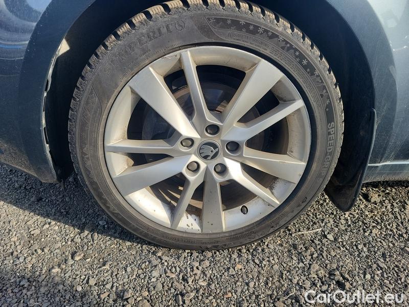  Skoda  Octavia  Combi  (5E5)(03.2017->) Co2.0TDI110 Style DSG #1