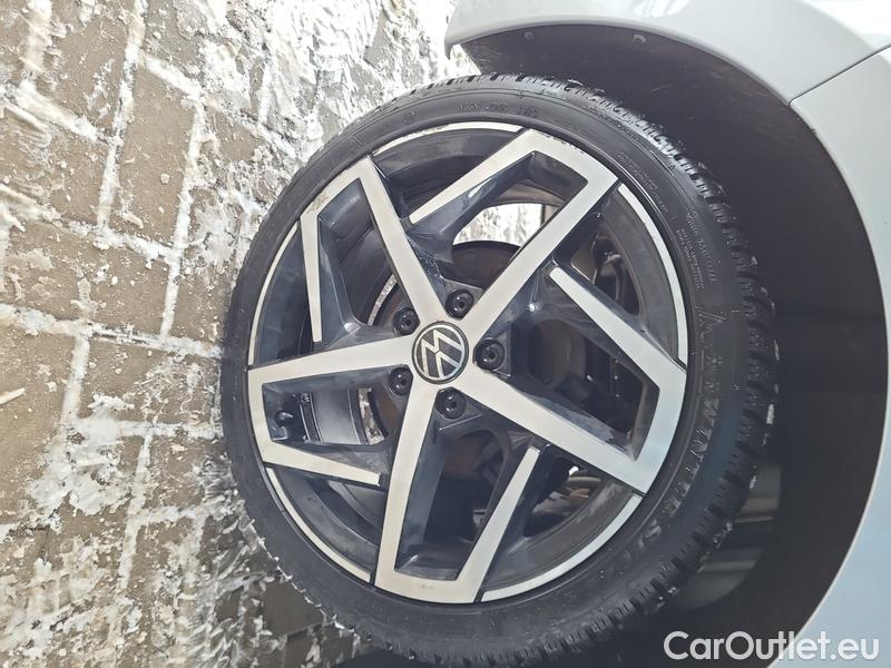  Volkswagen  Golf  VIII (CD1) (2019) 1.5TSI 96 Life 5d #3