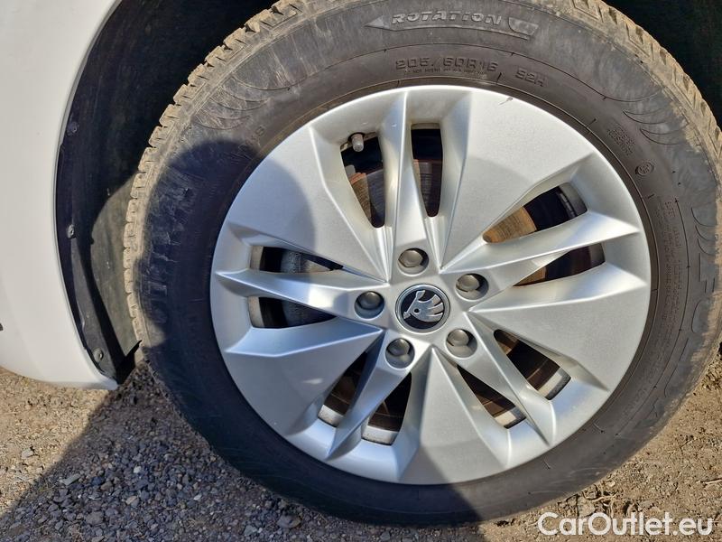  Skoda  Octavia  Lim. (NX3)(2020) Oct.1.5e-TEC 110 Ambition AT #2