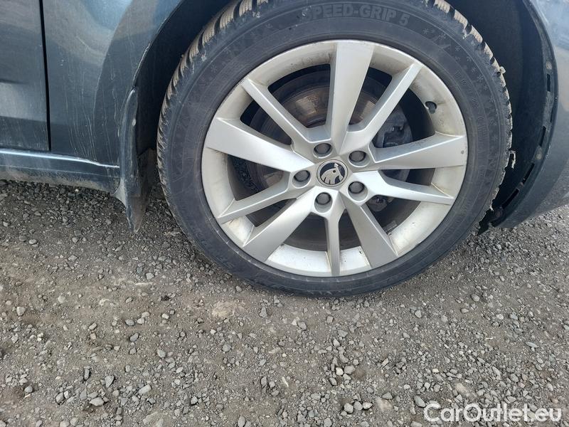  Skoda  Octavia  Combi  (5E5)(03.2017->) Co2.0TDI110 Style DSG #7