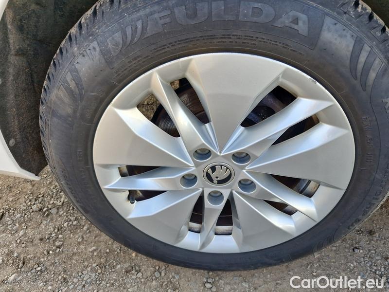  Skoda  Octavia  Lim. (NX3)(2020) Oct.1.5e-TEC 110 Ambition AT #11