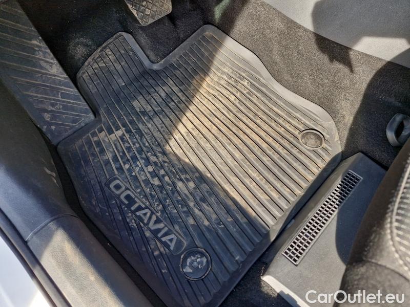  Skoda  Octavia  Lim. (NX3)(2020) Oct.1.5e-TEC 110 Ambition AT #9