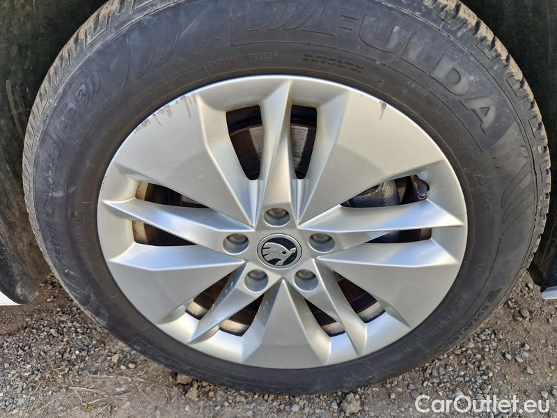  Skoda  Octavia  Lim. (NX3)(2020) Oct.1.5e-TEC 110 Ambition AT #14