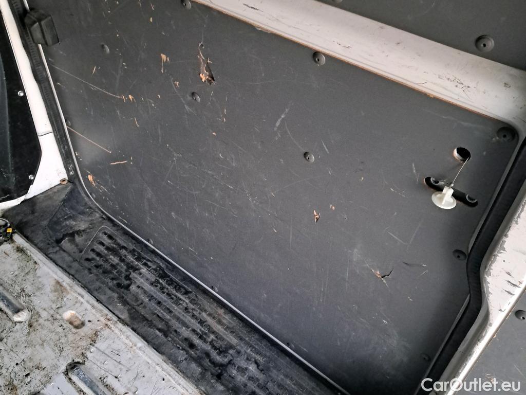  Land Rover  Discovery VOLKSWAGEN Transporter / 2020 / 4P / furgón Furgón Corto TN 2.0 TDI 81kW (110CV) #31