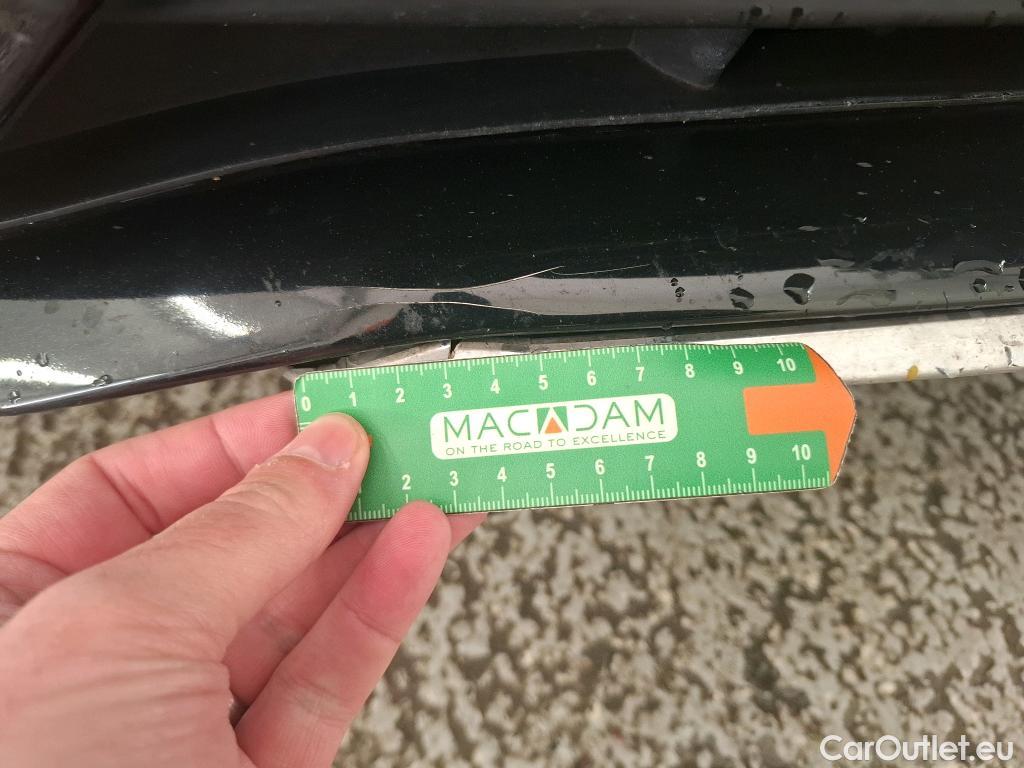  Mercedes  A-Klasse MERCEDES-BENZ Classe A Berline / 2018 / 4P / Berline A 200 d AMG Line 8G-DCT #11