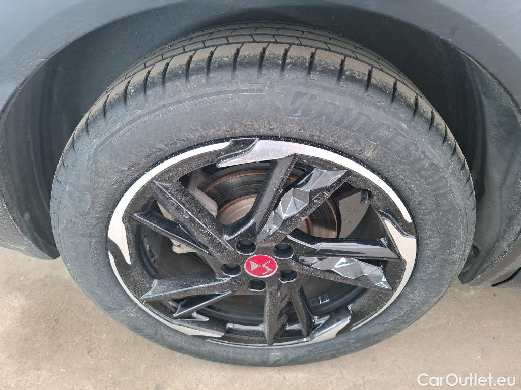  DS  DS7 DS DS 7 Crossback / 2017 / 5P / SUV E-TENSE 225 PERFORMANCE Line + #19