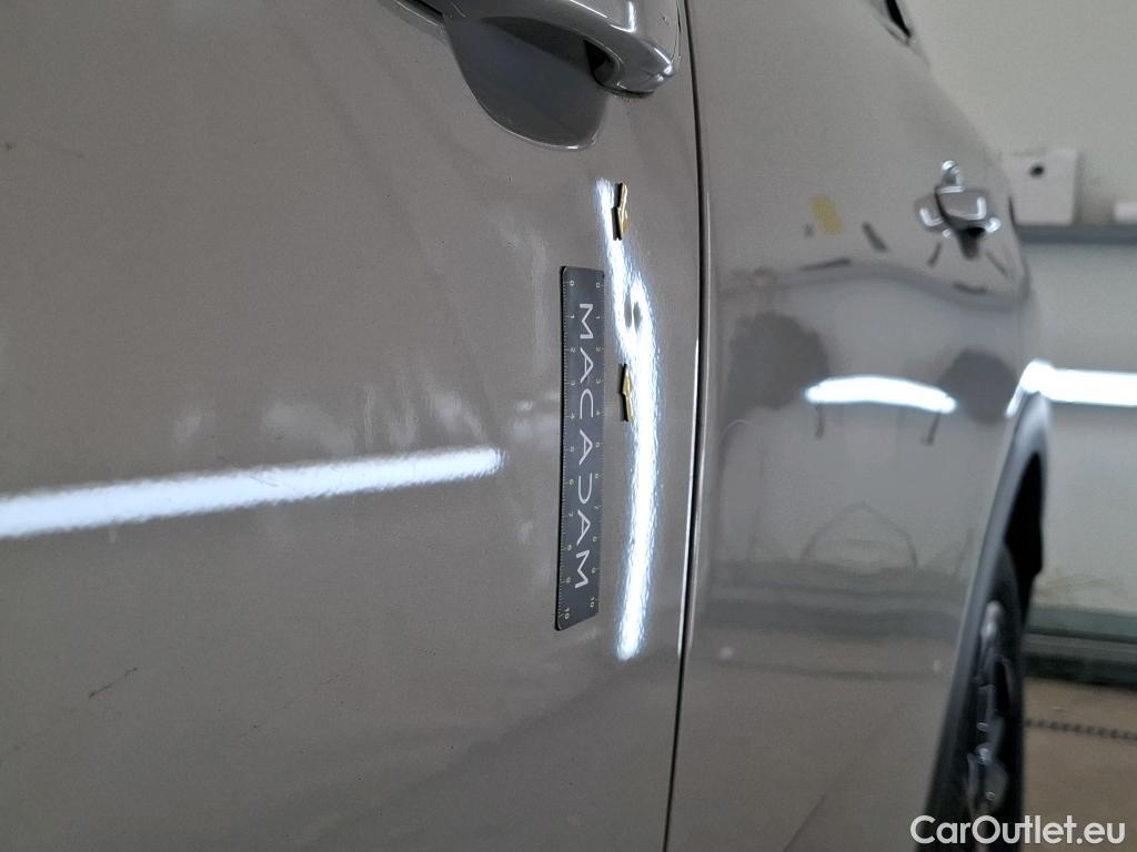  DS  DS7 DS DS 7 Crossback / 2017 / 5P / SUV E-TENSE 225 PERFORMANCE Line + #4