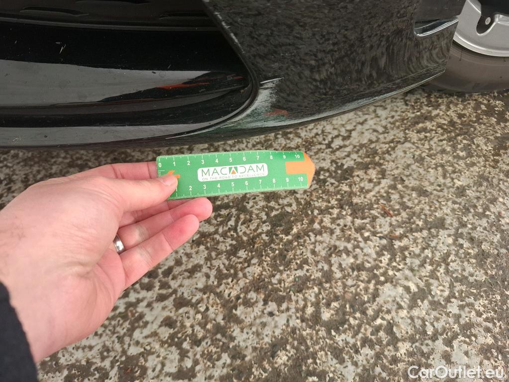  Mercedes  A-Klasse MERCEDES-BENZ Classe A Berline / 2018 / 4P / Berline A 200 d AMG Line 8G-DCT #9