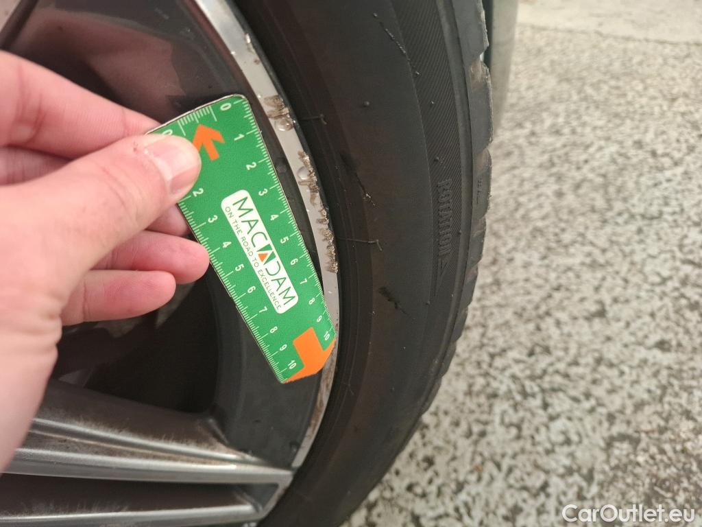  Mercedes  A-Klasse MERCEDES-BENZ Classe A Berline / 2018 / 4P / Berline A 200 d AMG Line 8G-DCT #3