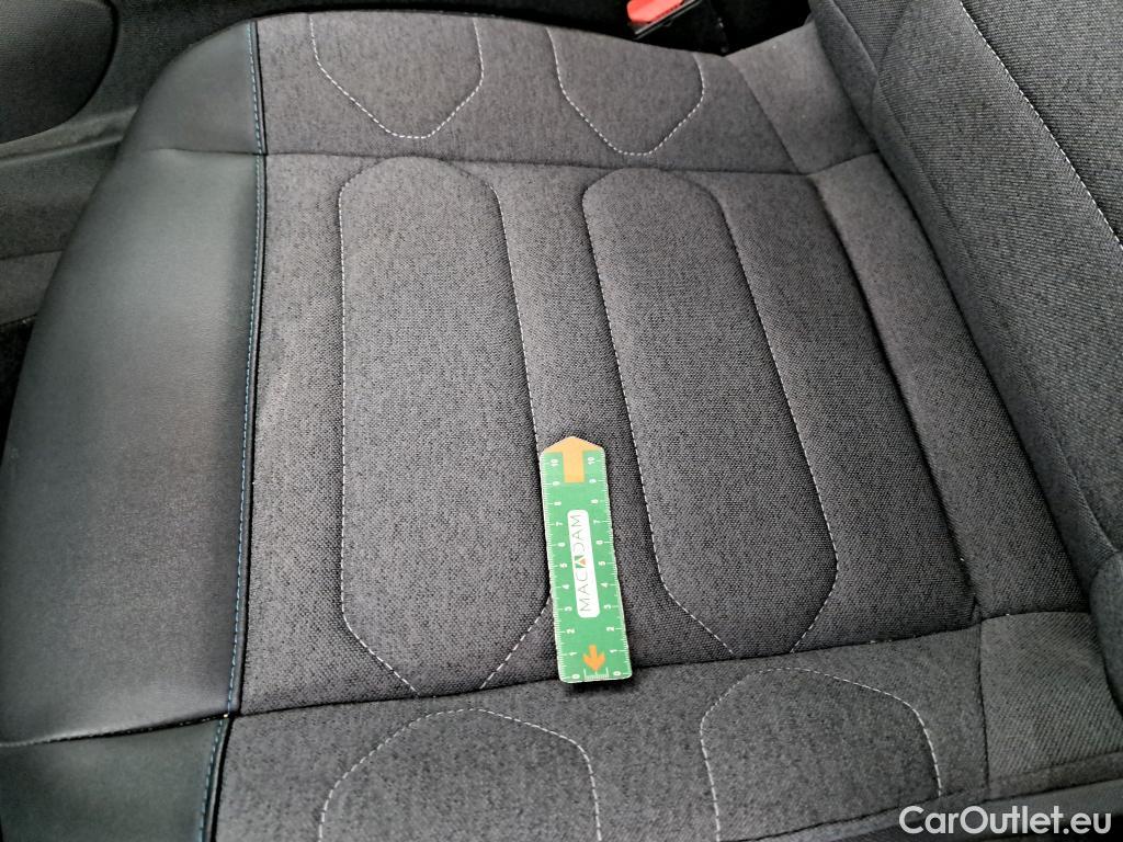  Citroen  C4 CITROEN  X / 2022 / 4P / Berline PureTech 130 S&S EAT8 Feel Pack #40