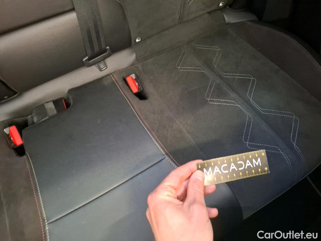  DS  DS7 DS DS 7 Crossback / 2017 / 5P / SUV E-TENSE 225 PERFORMANCE Line + #18