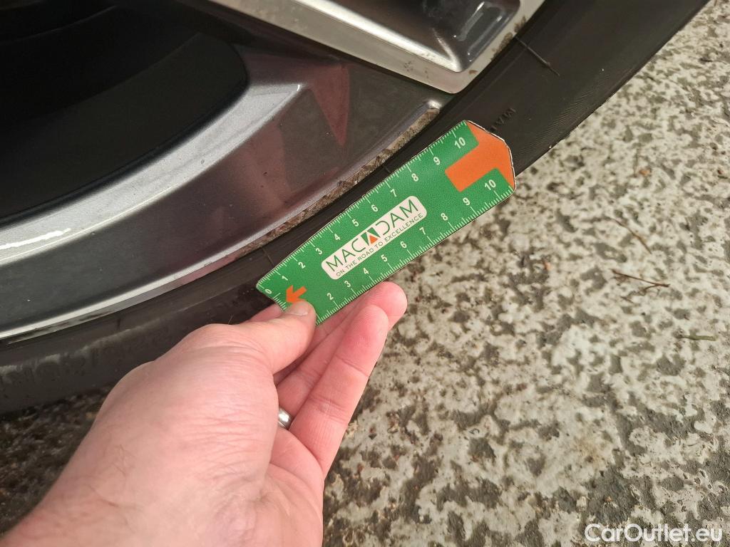  Mercedes  A-Klasse MERCEDES-BENZ Classe A Berline / 2018 / 4P / Berline A 200 d AMG Line 8G-DCT #5