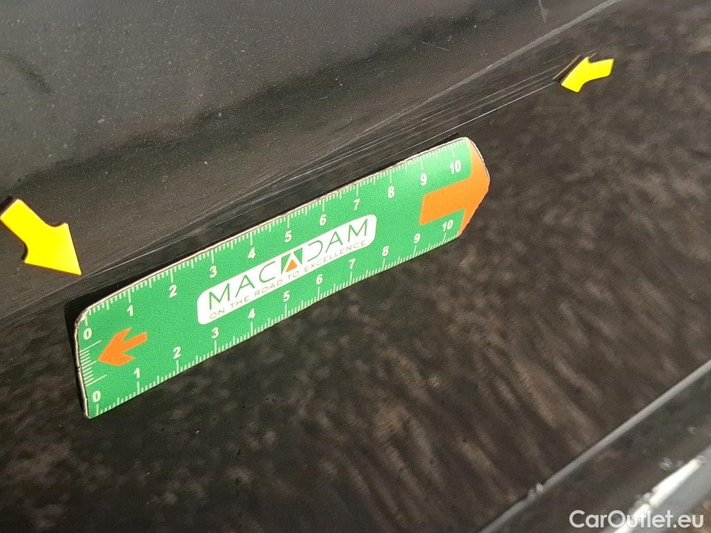  Mercedes  A-Klasse MERCEDES-BENZ Classe A Berline / 2018 / 4P / Berline A 200 d AMG Line 8G-DCT #17