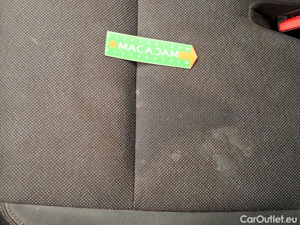  Renault  Kangoo RENAULT  / 2021 / 4P / Fourgonnette GD CONFORT - BLUE DCI 95 #52