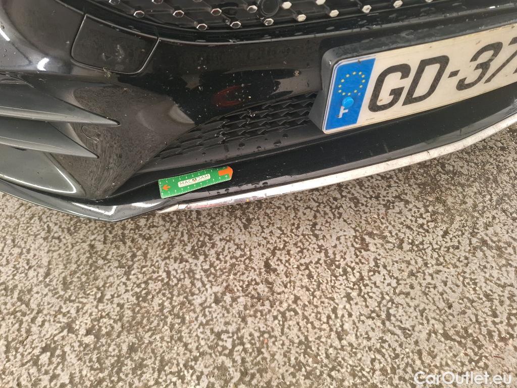  Mercedes  A-Klasse MERCEDES-BENZ Classe A Berline / 2018 / 4P / Berline A 200 d AMG Line 8G-DCT #24