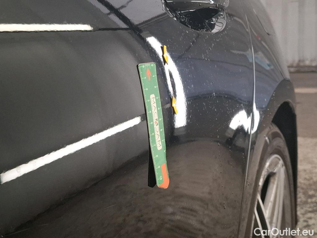  Mercedes  A-Klasse MERCEDES-BENZ Classe A Berline / 2018 / 4P / Berline A 200 d AMG Line 8G-DCT #16