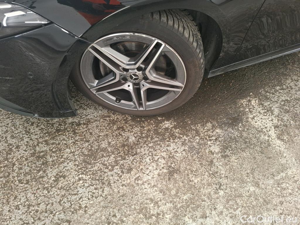  Mercedes  A-Klasse MERCEDES-BENZ Classe A Berline / 2018 / 4P / Berline A 200 d AMG Line 8G-DCT #26