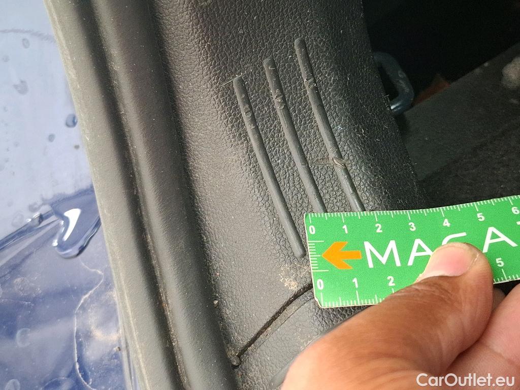  Volkswagen  Golf  VOLKSWAGEN / 2020 / 5P / Berline 2.0 TDI SCR 115 DSG7 Life Busi #78