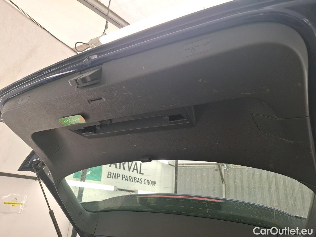  Volkswagen  Golf  VOLKSWAGEN / 2020 / 5P / Berline 2.0 TDI SCR 115 DSG7 Life Busi #64