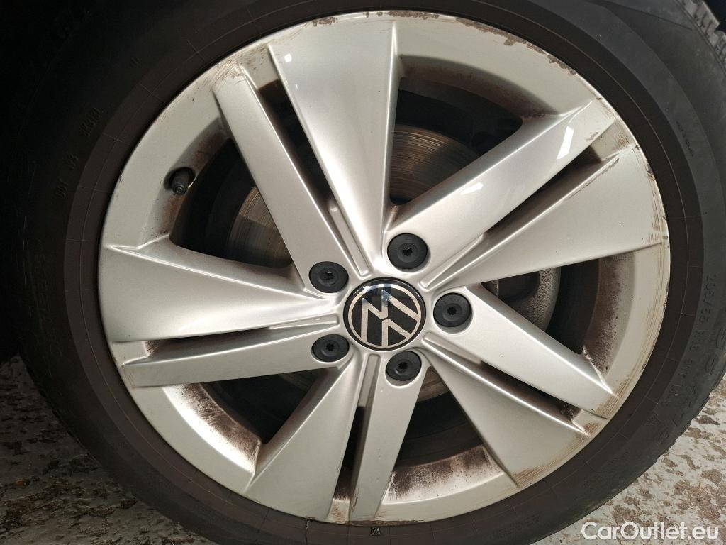  Volkswagen  Golf  VOLKSWAGEN / 2020 / 5P / Berline 2.0 TDI SCR 115 DSG7 Life Busi #52