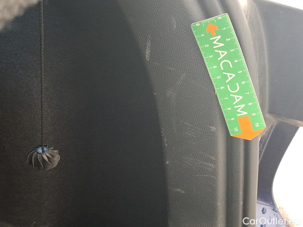  Volkswagen  Golf  VOLKSWAGEN / 2020 / 5P / Berline 2.0 TDI SCR 115 DSG7 Life Busi #84