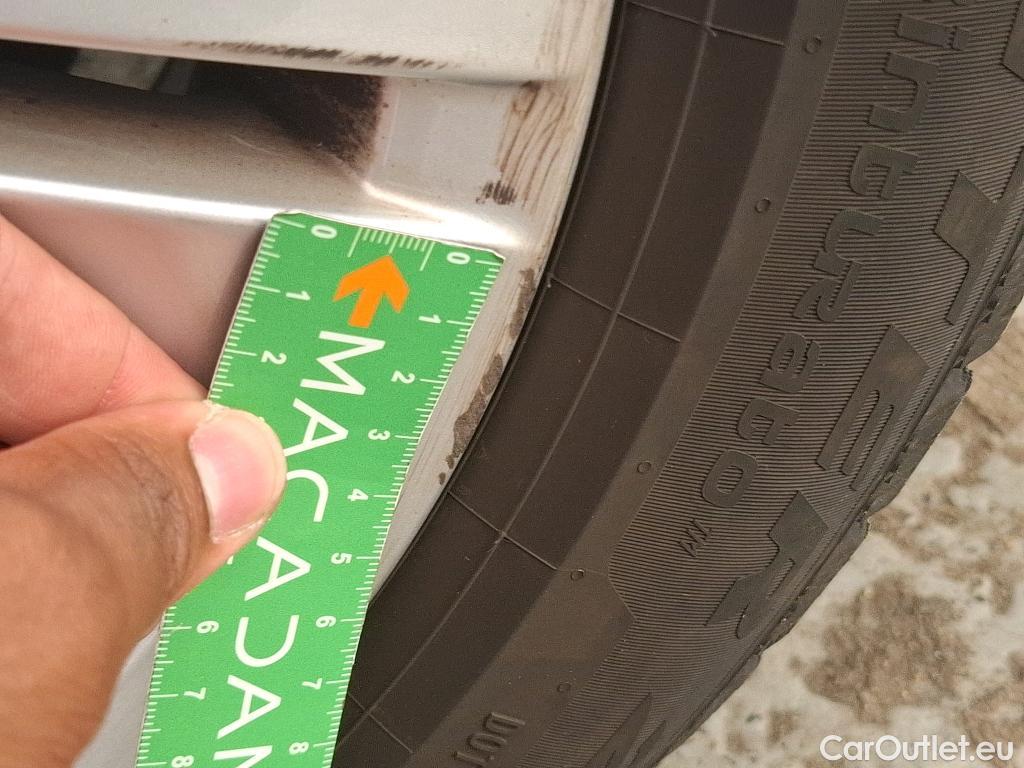  Volkswagen  Golf  VOLKSWAGEN / 2020 / 5P / Berline 2.0 TDI SCR 115 DSG7 Life Busi #61