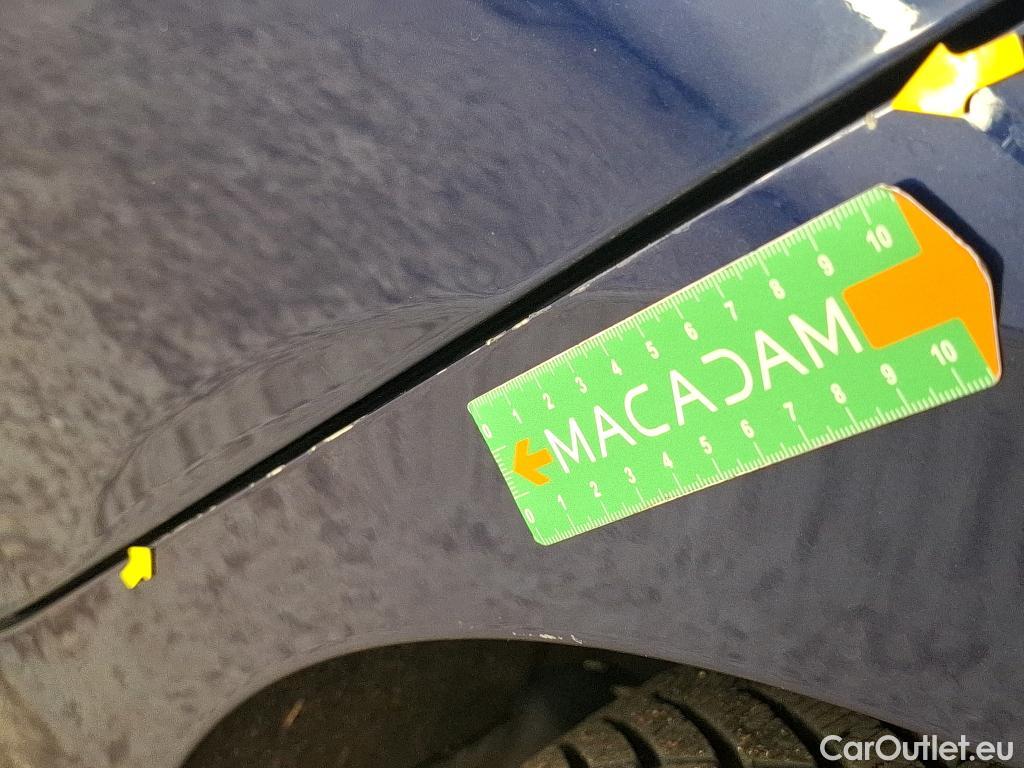  Volkswagen  Golf  VOLKSWAGEN / 2020 / 5P / Berline 2.0 TDI SCR 115 DSG7 Life Busi #4