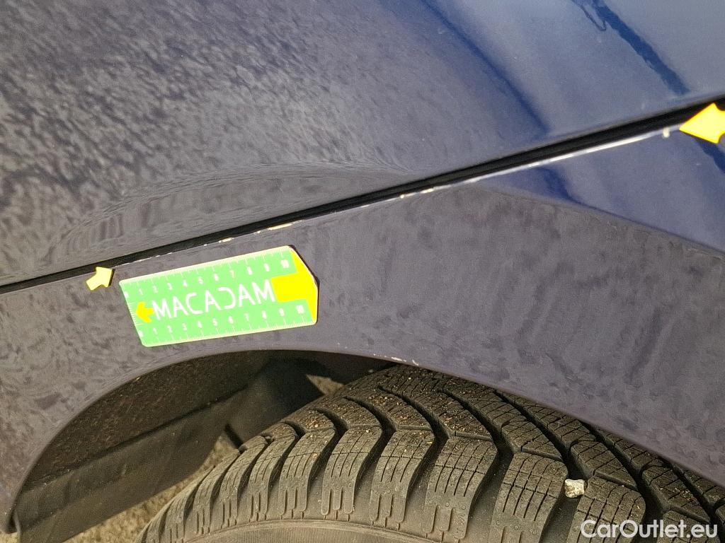  Volkswagen  Golf  VOLKSWAGEN / 2020 / 5P / Berline 2.0 TDI SCR 115 DSG7 Life Busi #3