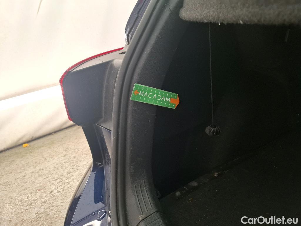  Volkswagen  Golf  VOLKSWAGEN / 2020 / 5P / Berline 2.0 TDI SCR 115 DSG7 Life Busi #75