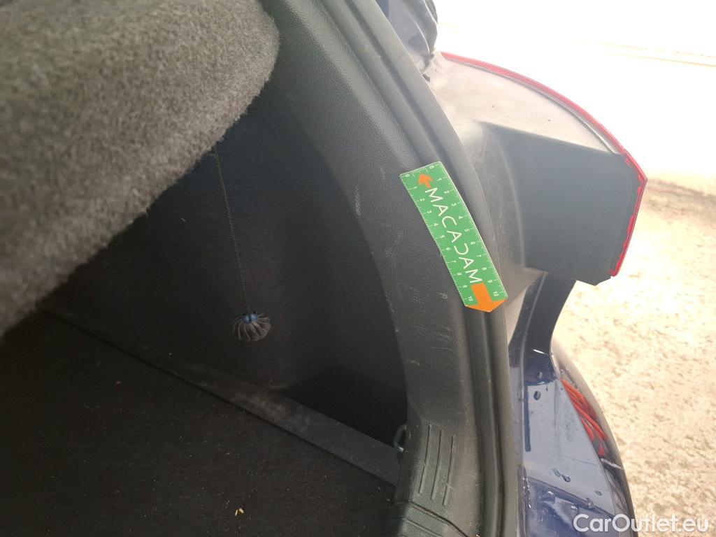  Volkswagen  Golf  VOLKSWAGEN / 2020 / 5P / Berline 2.0 TDI SCR 115 DSG7 Life Busi #83