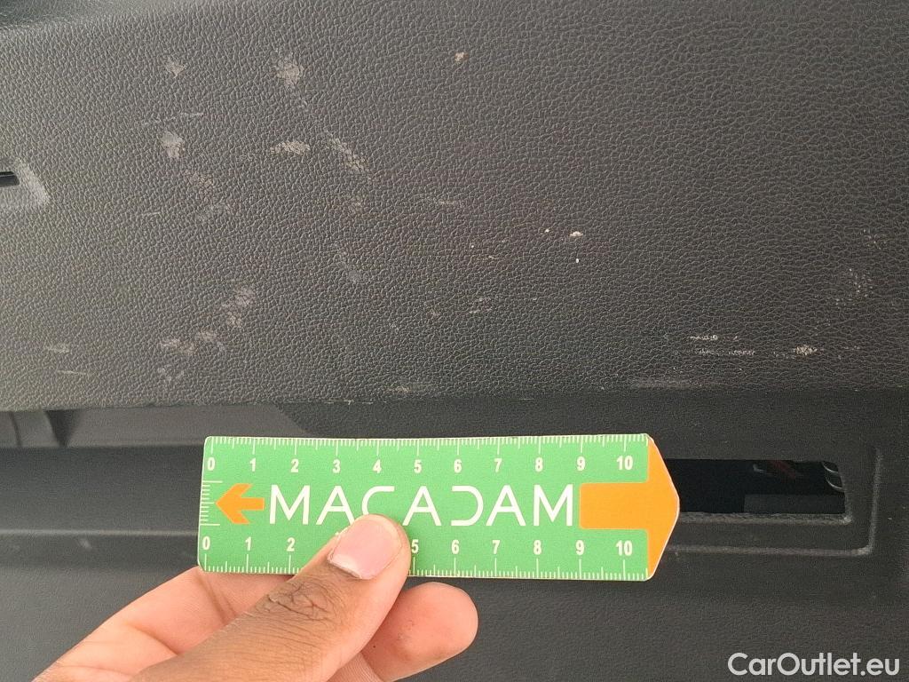  Volkswagen  Golf  VOLKSWAGEN / 2020 / 5P / Berline 2.0 TDI SCR 115 DSG7 Life Busi #70