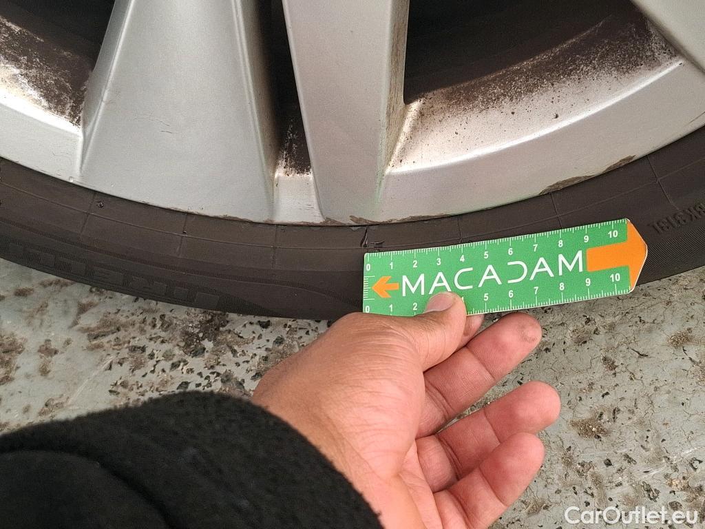  Volkswagen  Golf  VOLKSWAGEN / 2020 / 5P / Berline 2.0 TDI SCR 115 DSG7 Life Busi #63