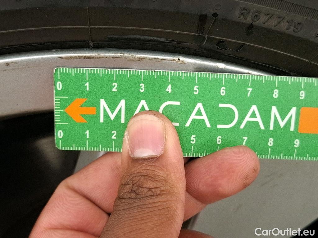  Volkswagen  Golf  VOLKSWAGEN / 2020 / 5P / Berline 2.0 TDI SCR 115 DSG7 Life Busi #50