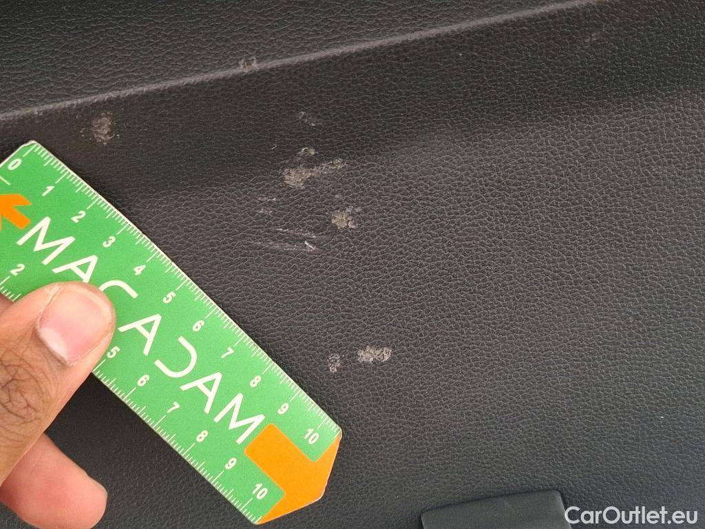  Volkswagen  Golf  VOLKSWAGEN / 2020 / 5P / Berline 2.0 TDI SCR 115 DSG7 Life Busi #67