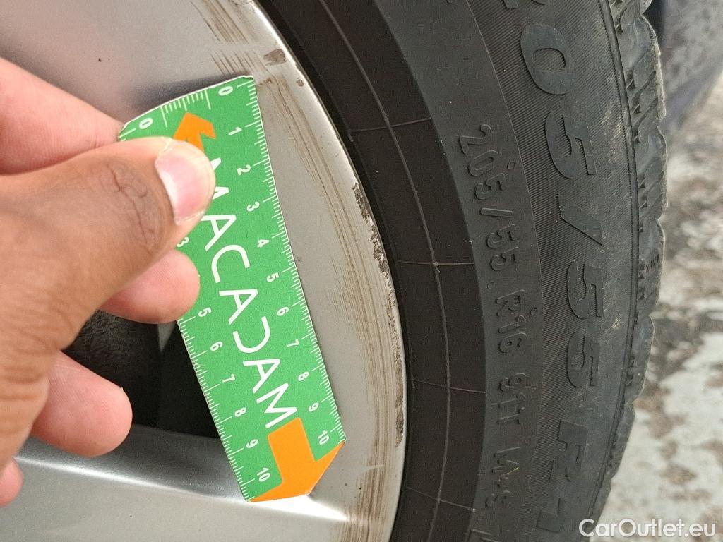  Volkswagen  Golf  VOLKSWAGEN / 2020 / 5P / Berline 2.0 TDI SCR 115 DSG7 Life Busi #56