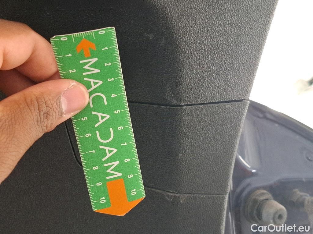  Volkswagen  Golf  VOLKSWAGEN / 2020 / 5P / Berline 2.0 TDI SCR 115 DSG7 Life Busi #69