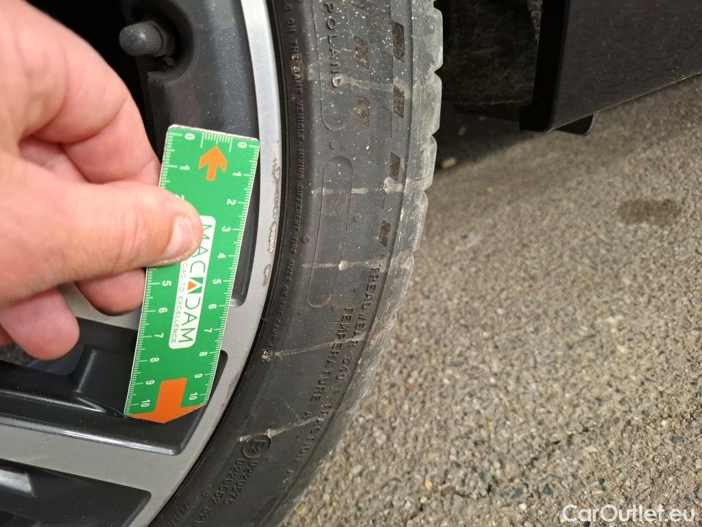  Bmw  Serie 1 BMW Série 1 / 2019 / 5P / Berline 1.5 116D DKG7 Business Design #18