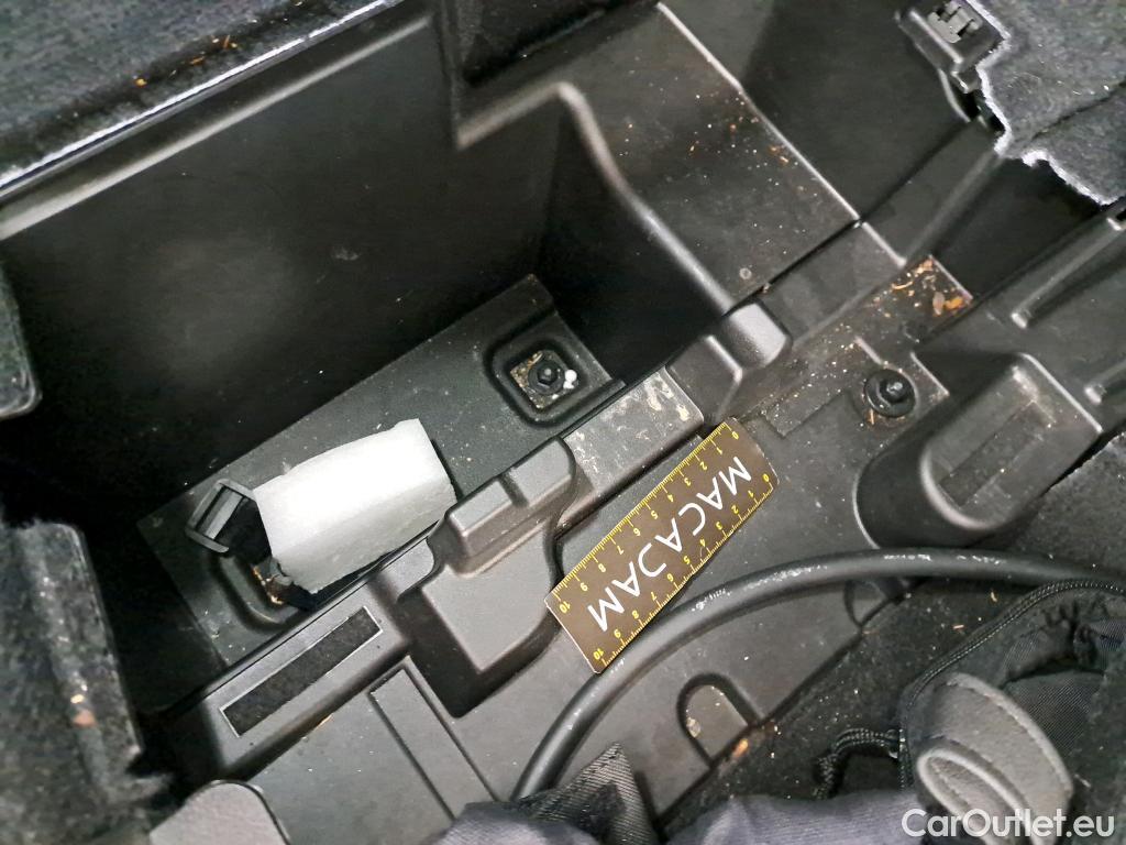  Bmw  Serie 3 BMW Série 3 Touring / 2022 / 5P / Break 320e 204ch M Sport BVA8 Hybride LOT BMW #11