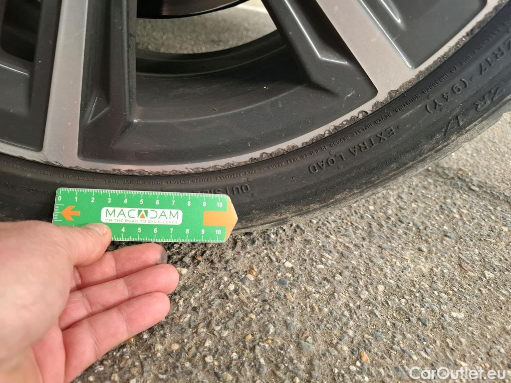  Bmw  Serie 1 BMW Série 1 / 2019 / 5P / Berline 1.5 116D DKG7 Business Design #23