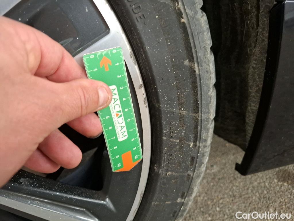  Bmw  Serie 1 BMW Série 1 / 2019 / 5P / Berline 1.5 116D DKG7 Business Design #17