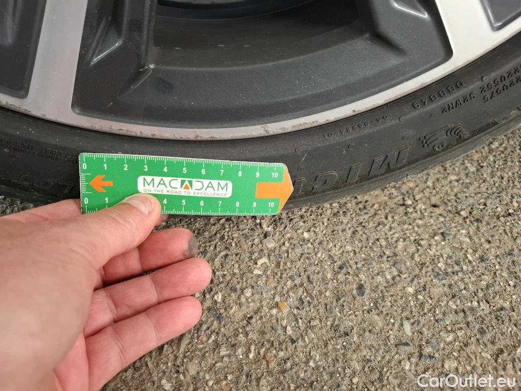  Bmw  Serie 1 BMW Série 1 / 2019 / 5P / Berline 1.5 116D DKG7 Business Design #16