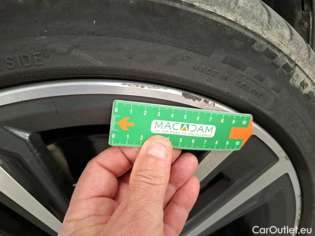  Bmw  Serie 1 BMW Série 1 / 2019 / 5P / Berline 1.5 116D DKG7 Business Design #9