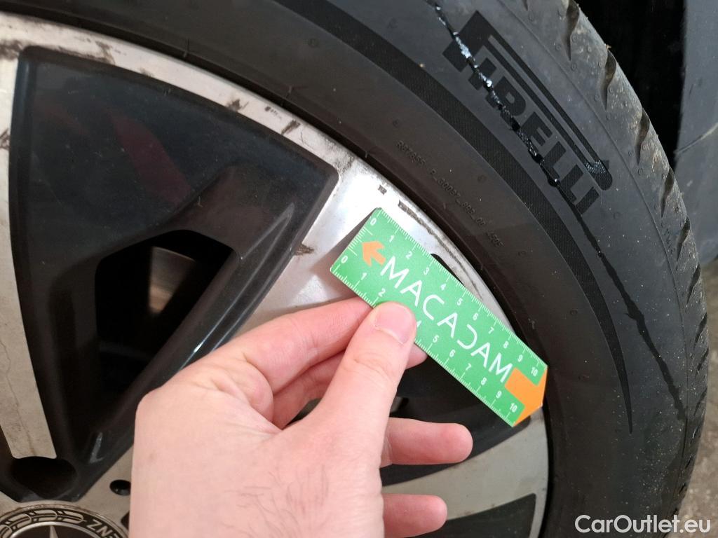  Mercedes  GLB MERCEDES-BENZ  / 2019 / 5P / SUV  200 Business Line #9