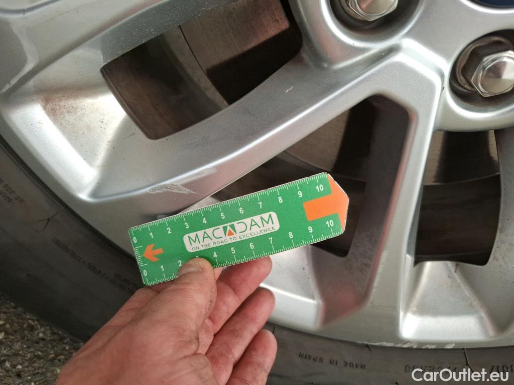  Ford  Kuga FORD  / 2019 / 5P / SUV 2.5 190 hybrid Flexifuel Pshift Titanium #45