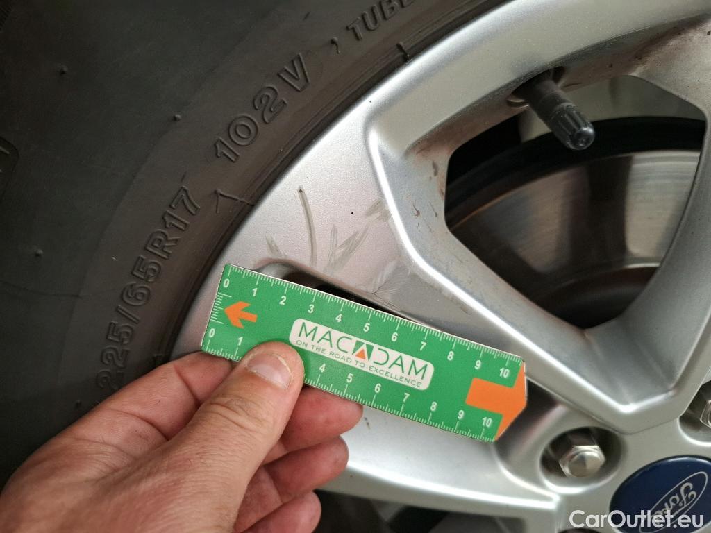  Ford  Kuga FORD  / 2019 / 5P / SUV 2.5 190 hybrid Flexifuel Pshift Titanium #42